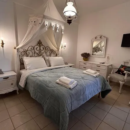 Exilze House Beachfront 基奥尼亚